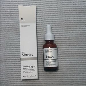 The Ordinary Soothing & Barrier
Support Serum